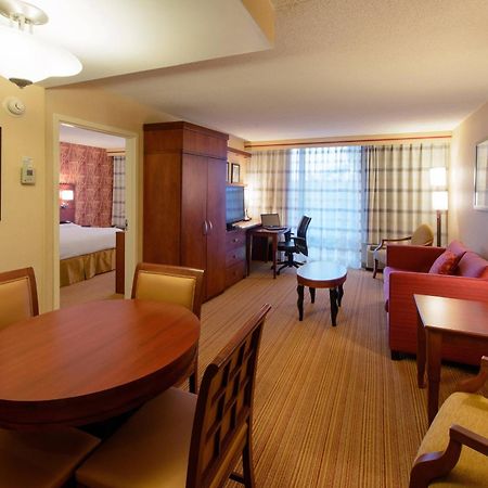 Courtyard By Marriott Canton North Canton Bagian luar foto