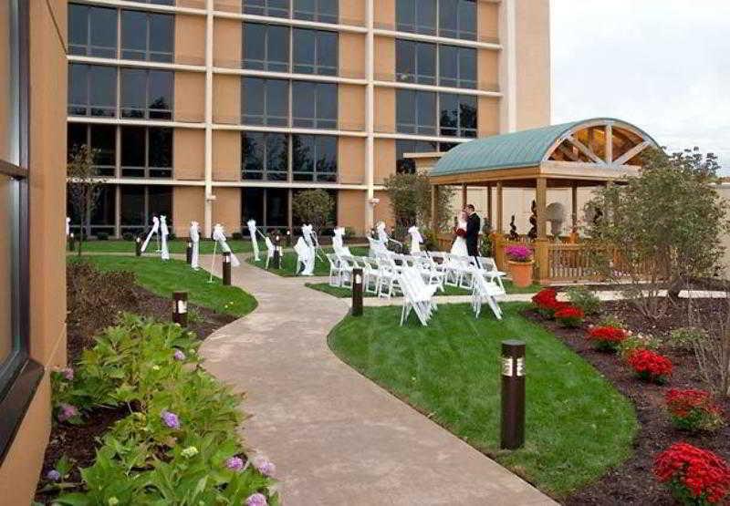 Courtyard By Marriott Canton North Canton Bagian luar foto